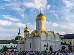 В канун праздника обретения мощей прп. Сергия Радонежского епископ Дионисий сослужил Патриарху Кириллу за всенощным бдением в Троице-Сергиевой лавре