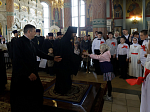 В праздник Светлого Христова Воскресения Преосвященнейший епископ Дионисий совершил Пасхальную великую вечерню в Свято-Ильинском кафедральном соборе г. Россоши