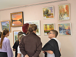 В Богучаре студенты и школьники посетили выставку местных художников и иконописцев