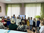 Священнослужитель и обучающиеся ЦРТДЮ посетили Центр общения старшего поколения в Каменском районе