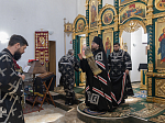 В Великий понедельник епископ Дионисий совершил литургию Преждеосвященных Даров в храме преподобного Сергия, игумена Радонежского, п.г.т. Подгоренский