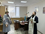 Клирики Россошанского благочиния совершили окропление святой водой государственных учреждений