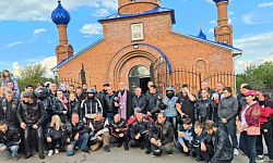 В Богучарском районе священнослужитель совершил молебен о путешествующих для участников мотопробега