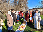 Протоиерей Владимир Шереметов совершил Пасхальное богослужение в Михайло-Архангельском храме и молебное пение на сельских приходах