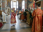 В праздник Светлого Христова Воскресения Преосвященнейший епископ Дионисий совершил Пасхальную великую вечерню в Свято-Ильинском кафедральном соборе г. Россоши