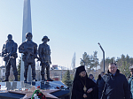 Архипастырь совершил заупокойное богослужение у мемориала военнослужащим, погибшим при исполнении воинского долга