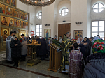 В среду четвертой седмицы Великого поста Преосвященнейший епископ Дионисий совершил Литургию Преждеосвященных Даров в храме Богоявления Господня села Сухой Донец