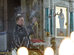 В пятницу Страстной седмицы Преосвященнейший епископ Дионисий совершил вечерню с выносом Плащаницы Спасителя в Ильинском кафедральном соборе Россоши
