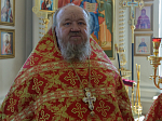 Епископ Россошанский и Острогожский Дионисий совершил венчальную Литургию в храме святителя Митрофана, первого епископа Воронежского, села Верхний Мамон
