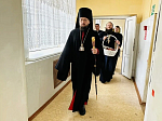 В день Светлого Христова Воскресения Архипастырь посетил пациентов и медперсонал различных отделений БУЗ ВО «Россошанская районная больница»