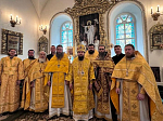 Епископ Россошанский и Острогожский Дионисий совершил Божественную литургию в Свято-Троицком соборе Раифского Богородицкого мужского монастыря