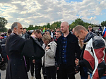 В Богучарском районе священнослужитель совершил молебен о путешествующих для участников мотопробега