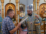 Епископ Дионисий 21 июля, в день празднования Казанской иконы Божией Матери, совершил Божественную литургию в Казанском храме пгт Каменка, центре Каменского благочиния