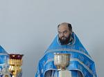 В праздник Похвалы Богородицы Архипастырь совершил Божественную литургию в Воскресенском соборе Белогорского мужского монастыря