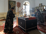 Епископ Дионисий совершил Литургию Преждеосвященных Даров в храме святителя Тихона, епископа Воронежского, Задонского чудотворца села Шубное Острогожского района