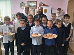 В селе Воробьевка прошел просветительский мастер‑класс для школьников, приуроченный к благотворительной акции «Белый цветок»