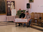 В воскресной школе Ильинского кафедрального собора состоялась дискуссия «Мой путь: между Западом и Востоком или стать самим собой?»