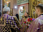 В канун праздника Воздвижения Креста Господня Преосвященнейший епископ Дионисий совершил всенощное бдение в Ильинском кафедральном соборе города Россоши