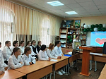 Иерей Андрей Рыбак встретился со студентами Острогожского медицинского колледжа