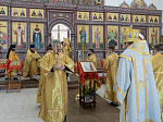 Епископ Россошанский и Острогожский Дионисий совершил Божественную литургию в Воскресенском соборе Белогорского епархиального мужского монастыря
