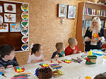 В воскресной группе при храме Архистратига Божия Михаила села Воробьевка состоялся мастер-класс по изготовлению подарков ко Дню матери