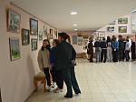 В Богучаре студенты и школьники посетили выставку местных художников и иконописцев