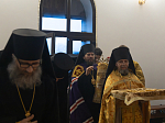 Епископ Дионисий совершил воскресное богослужение в Воскресенском соборном храме Белогорского мужского монастыря