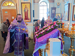 В Свято-Тихоновском соборном храме Острогожска совершены богослужения Недели Крестопоклонной