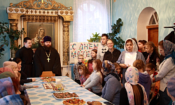 В Казанском храме п. Каменка прошел День матери