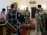 В среду четвертой седмицы Великого поста Преосвященнейший епископ Дионисий совершил Литургию Преждеосвященных Даров в храме Богоявления Господня села Сухой Донец