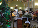 В Крещенский сочельник епископ Россошанский и Острогожский Дионисий совершил Литургию в храме Святой Живоначальной Троицы районного поселка Кантемировка