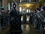 Преосвященнейший епископ Дионисий совершил в Свято-Ильинском кафедральном соборе города Россоши последнюю в этом году Литургию Преждеосвященных Даров