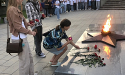 Представители молодежного актива благочиния почтили память погибших в Великой Отечественной войне 1941 – 1945гг.