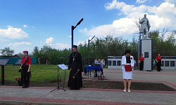 Настоятель храма Преображения Господня села Новая Криуша иерей Никита Кравцов принял участие в открытии мемориальных досок