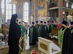 Глава Россошанской епархии возглавил служение молебна святым Петру и Февронии Муромским в Свято-Ильинском кафедральном соборе г. Россошь