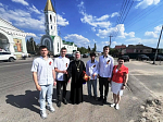 В Острогожске прошла патриотическая акция «Лента Победы» с участием православной молодежи и студентов