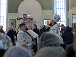 В Крещенский сочельник епископ Россошанский и Острогожский Дионисий совершил Литургию в храме Святой Живоначальной Троицы районного поселка Кантемировка