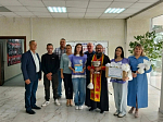Сотрудники городской и районной администрации приняли участие в благотворительной акции «Белый Цветок»