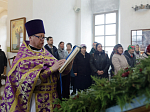 В среду четвертой седмицы Великого поста Преосвященнейший епископ Дионисий совершил Литургию Преждеосвященных Даров в храме Богоявления Господня села Сухой Донец