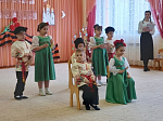 Детей поздравили с Пасхой