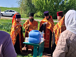 Молебен у руинированного храма села Верхний Ольшан