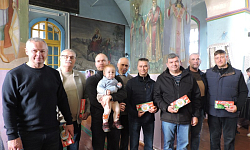 В Спасском храме села Ближняя Полубянка Острогожского района поздравили прихожан с Днем отца
