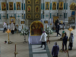 В пятницу Страстной седмицы Преосвященнейший епископ Дионисий совершил вечерню с выносом Плащаницы Спасителя в Ильинском кафедральном соборе Россоши