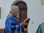 В праздник Похвалы Богородицы Архипастырь совершил Божественную литургию в Воскресенском соборе Белогорского мужского монастыря