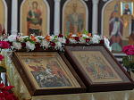 Епископ Россошанский и Острогожский Дионисий совершил Божественную литургию в Георгиевском храме с. Манино Калачеевского района
