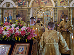 Преосвященнейший Дионисий, епископ Россошанский и Острогожский, совершил всенощное бдение в храме святых апостолов Петра и Павла села Петропавловка