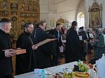 Епископ Дионисий совершил Литургию Преждеосвященных Даров в храме святителя Тихона, епископа Воронежского, Задонского чудотворца села Шубное Острогожского района