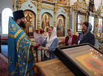 Прихожане Казанского храма поздравили отца благочинного с юбилеем диаконской хиротонии