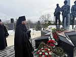 Правящий Архиерей принял участие в акции «Помним всех поименно» у мемориала военнослужащим, погибшим при исполнении воинского долга
