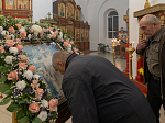 В преддверии престольного праздника Архипастырь совершил всенощное бдение в Покровском храме с. Шапошниковка Ольховатского района
